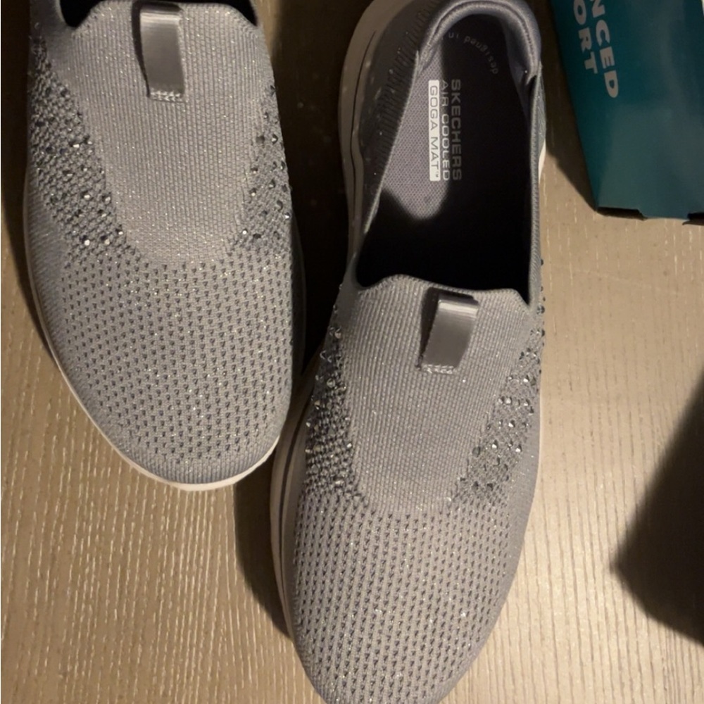 Cute slip ons - Picture 9 of 11